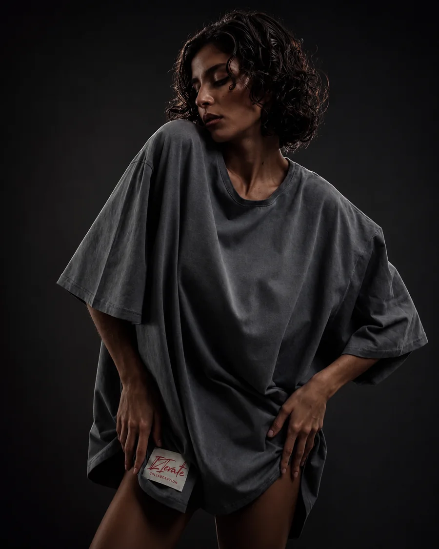 Серая oversize футболка с акцентной биркой